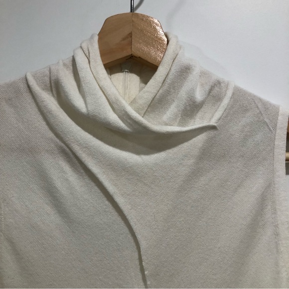 Club Monaco Kyda high neck sleeveless top. Size XS. - Picture 8 of 8